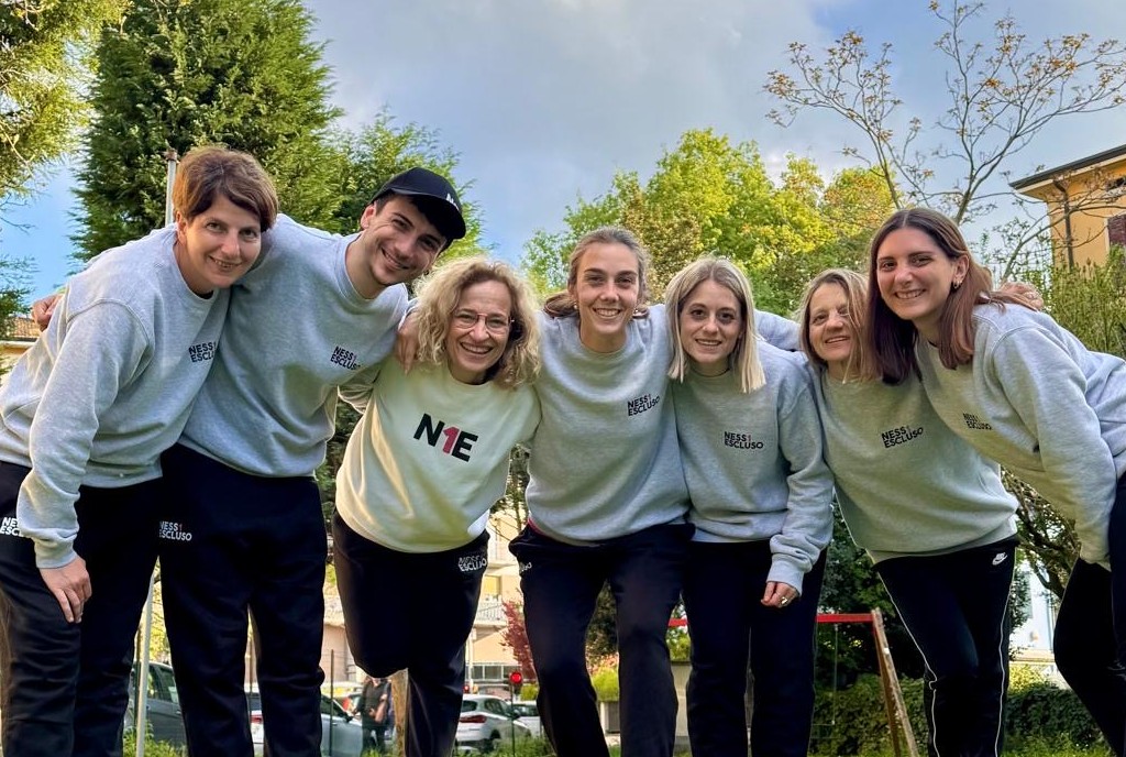 L’associazione Ness1 Escluso in una foto di gruppo.