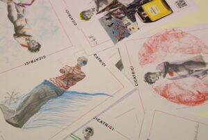 I B.Liver lavorano sui bozzetti della Venere di Milo e del David di Michelangelo.