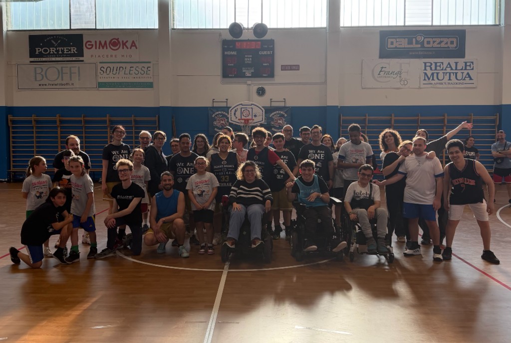 I B.Liver insieme ai ragazzi della squadra di A.s.d. Sport4All.